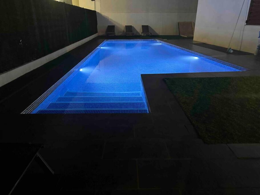 Modern 5-Bedroom Villa With Pool Montequinto Eksteriør bilde