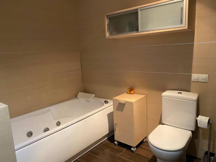 Modern 5-Bedroom Villa With Pool Montequinto Eksteriør bilde