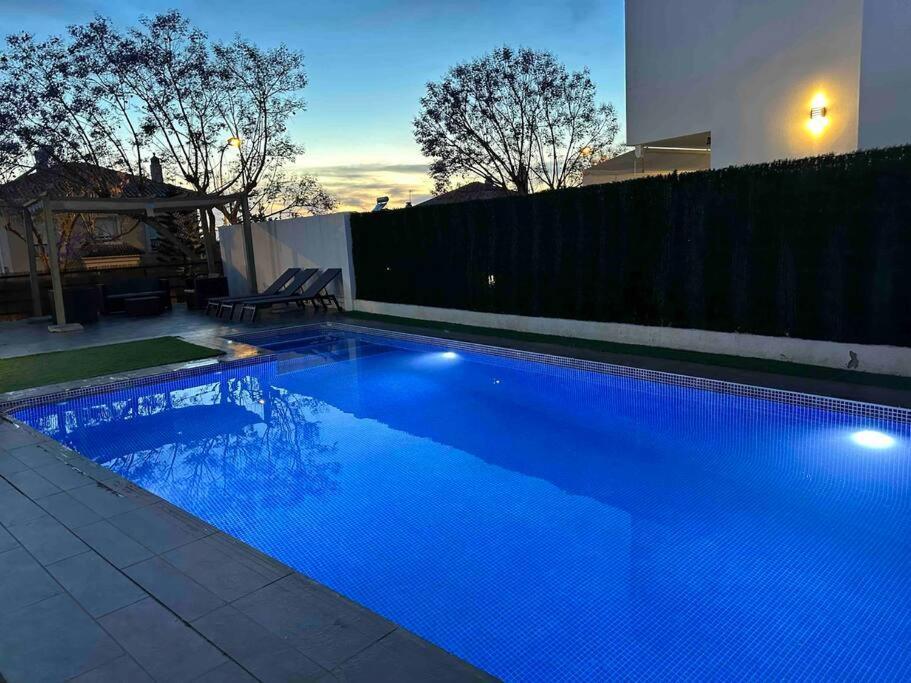 Modern 5-Bedroom Villa With Pool Montequinto Eksteriør bilde