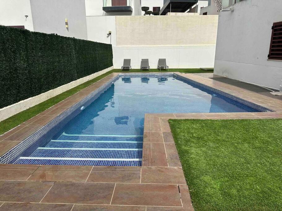 Modern 5-Bedroom Villa With Pool Montequinto Eksteriør bilde