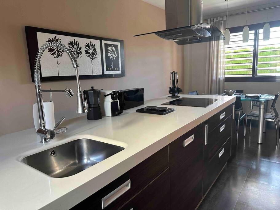 Modern 5-Bedroom Villa With Pool Montequinto Eksteriør bilde