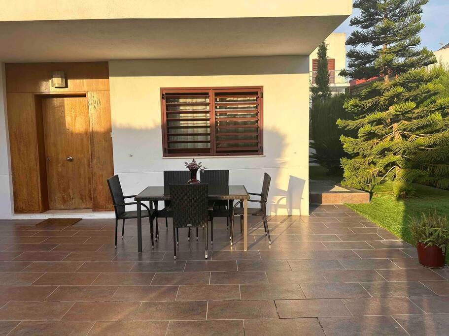 Modern 5-Bedroom Villa With Pool Montequinto Eksteriør bilde